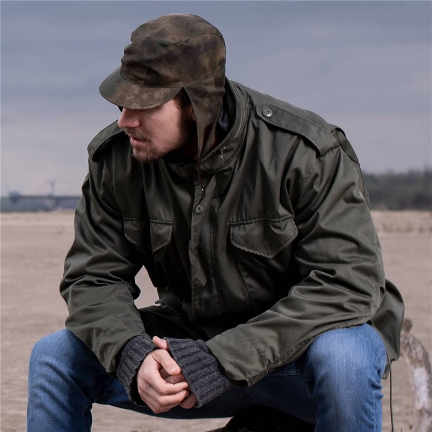 Expedition comfy camo bomber hat made of water resistant waxed cotton