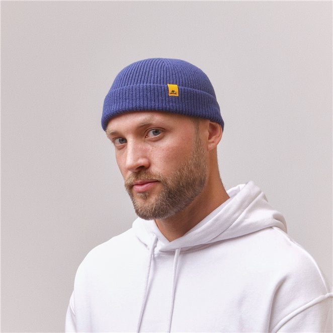 Duke cut above ears beanie made of cashmere and ultrafine merino wool.