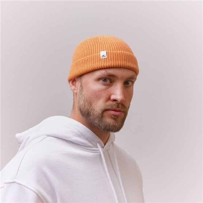 Duke cut above ears beanie made of cashmere and ultrafine merino wool.