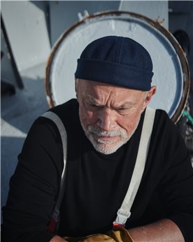 Docker cap sewed with woolen cloth. Warm and breathable. 2