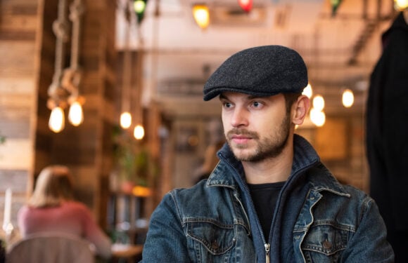 Alex – a stylish men’s flat cap with an incredible history